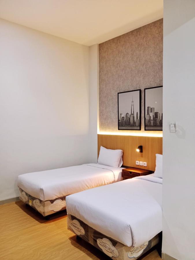 Andita Syariah Hotel Surabaya Esterno foto