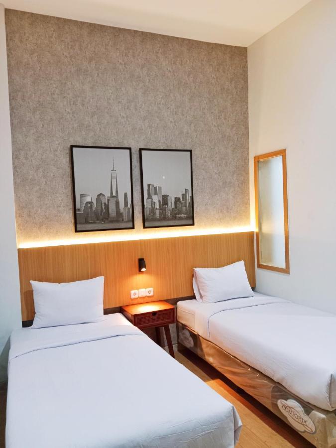 Andita Syariah Hotel Surabaya Esterno foto