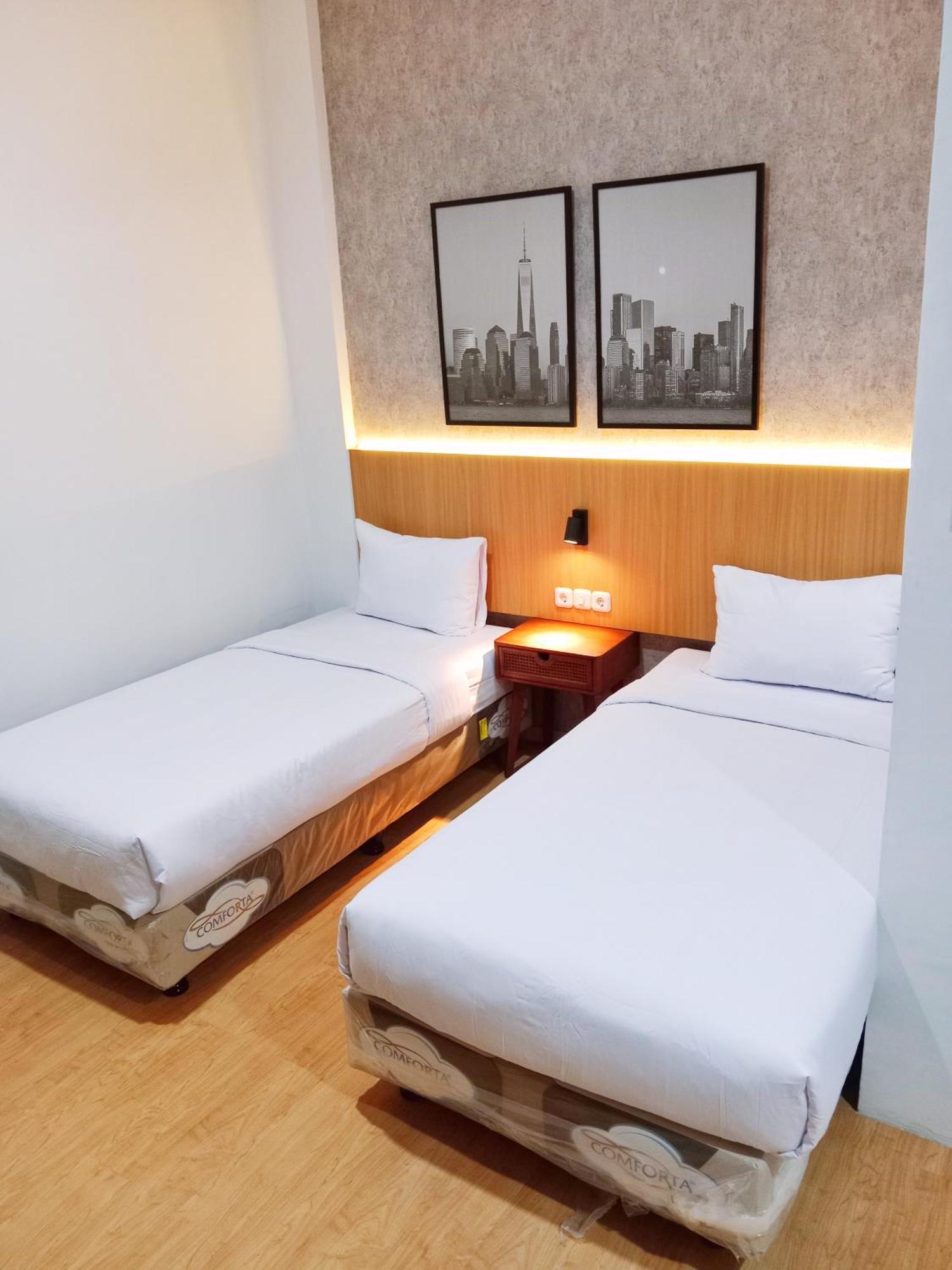 Andita Syariah Hotel Surabaya Esterno foto