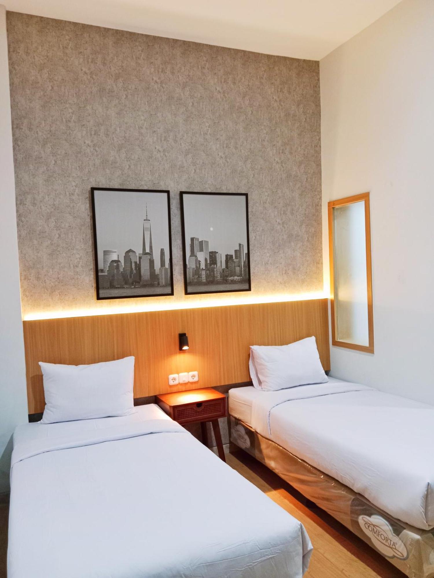 Andita Syariah Hotel Surabaya Esterno foto